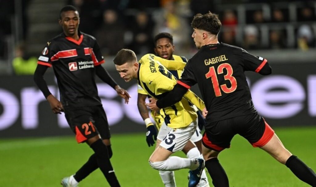 Danimarka'da kazanan çıkmadı... Fenerbahçe adını play-off'a yazdırdı! 4 danimarkada kazanan cikmadi fenerbahce adini play offa yazdirdi fZgrzpOy