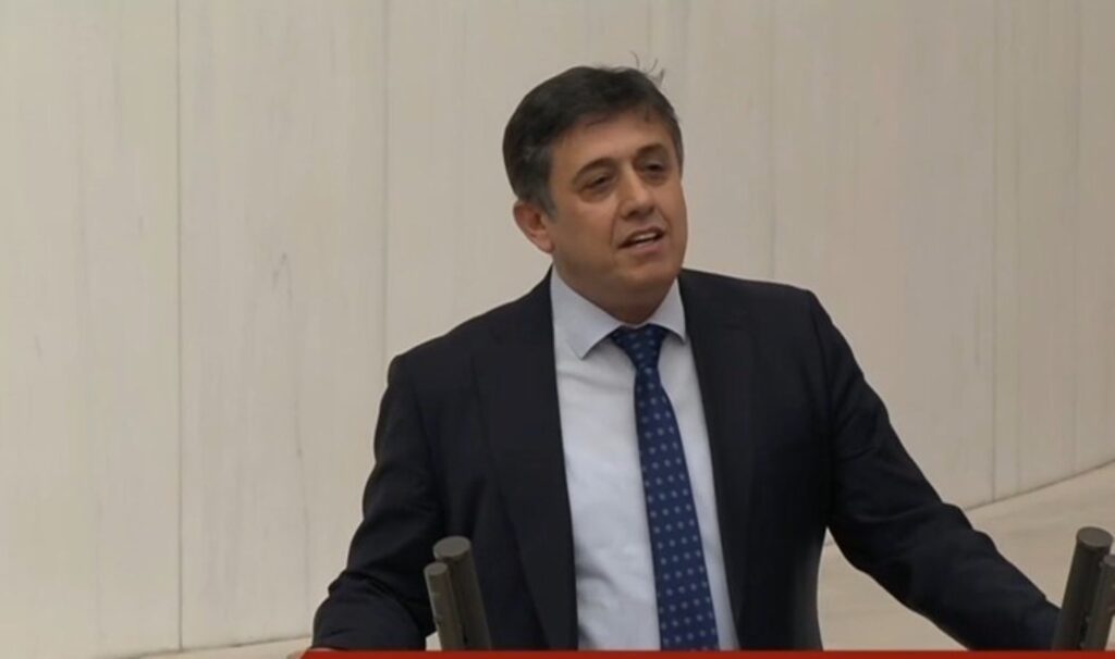 DEM Partili milletvekilinden ‘kayyum’ tepkisi: 'Ya, benim istediğimi seçersiniz ya da ben gasbederim' diyorsunuz’ 1 dem partili milletvekilinden kayyum tepkisi ya benim istedigimi secersiniz ya da ben gasbederim diyorsunuz hKvqlqns