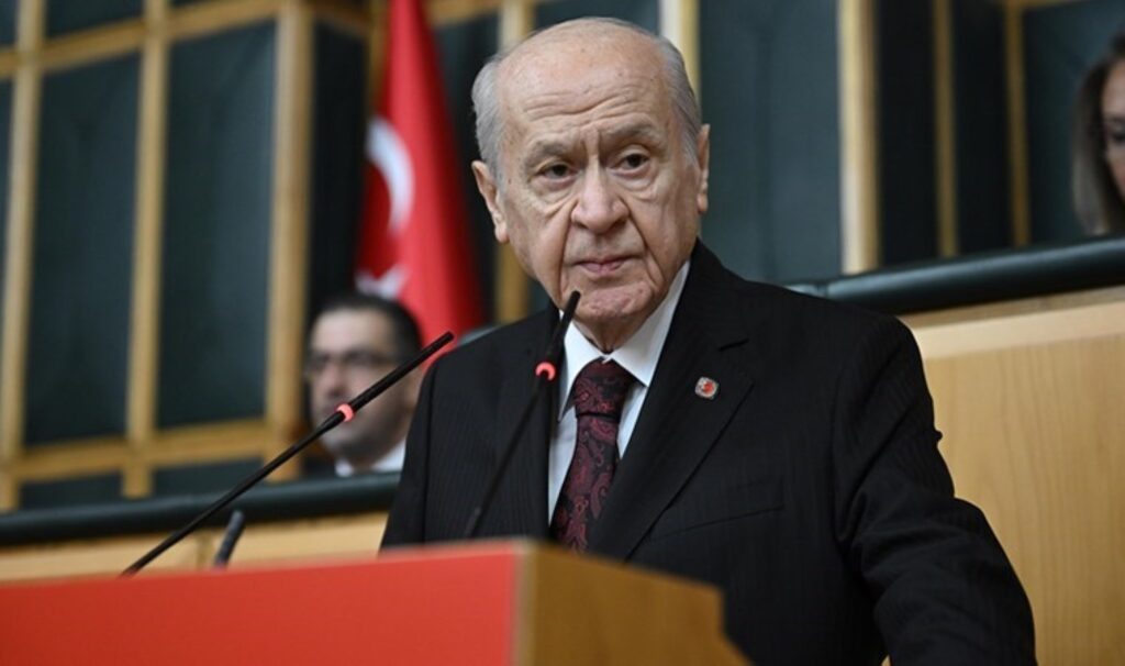 devlet bahceli kursude gozyaslarini tutamadi kartalkayadaki yanginda olen cocuklarin isimlerini saydi X9fet3Tc