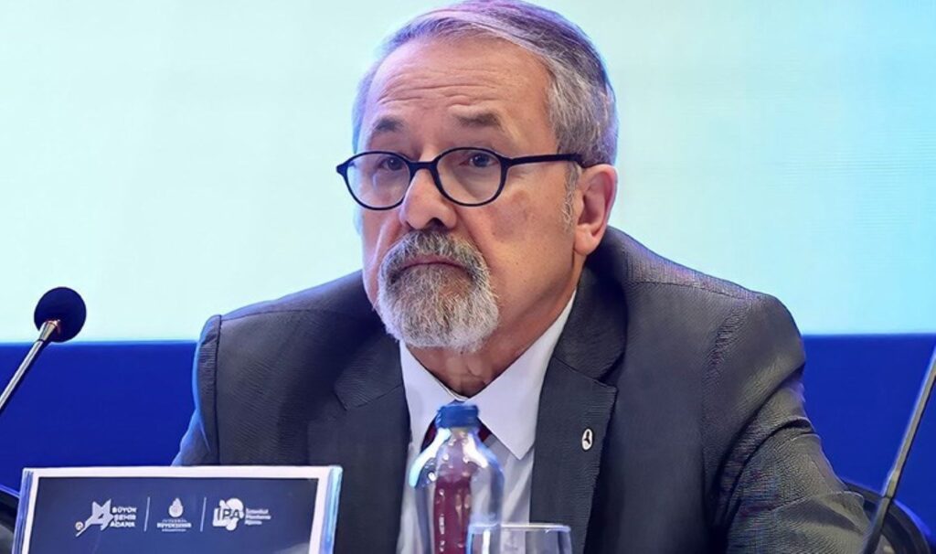 Ege Denizi'nde 500'e yakın deprem... Prof. Dr. Naci Görür: 'Burada tsunami de olur, yıkım da olur' 2 ege denizinde 500e yakin deprem prof dr naci gorur burada tsunami de olur yikim SuVEYNuw
