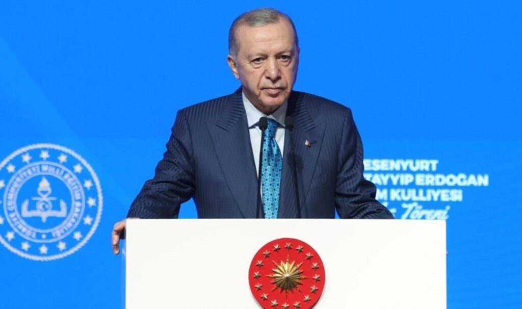 Erdoğan gençlere seslendi: 'Adeta yalvarıyorum...' 6 erdogan genclere seslendi adeta yalvariyorum 1ANlDbLa