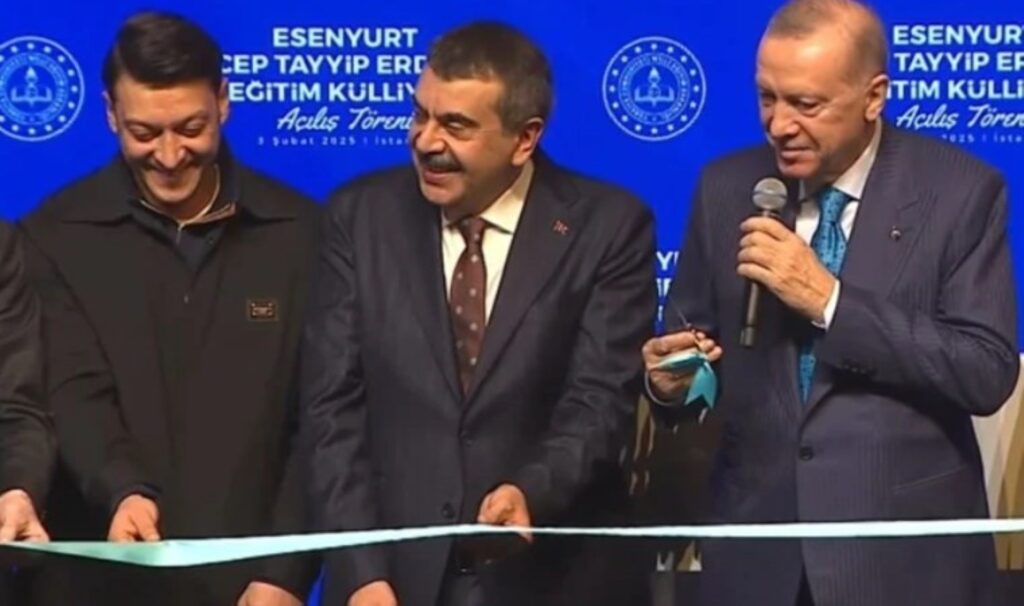 Erdoğan’dan Özil’e: ‘Ulan oğlum, sen de çok utangaçsın’ 5 erdogandan ozile ulan oglum sen de cok utangacsin XRtiOLZj