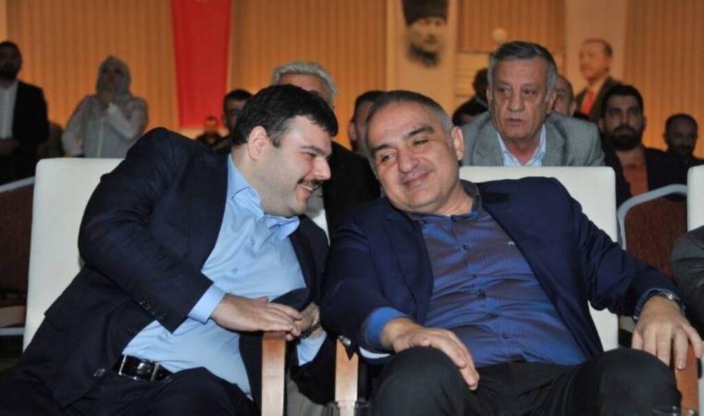 Eski AKP'li vekilden Bakan Ersoy'a istifa çağrısı: 'Suçlu bakan bey ve bakanlıktır!' 9 eski akpli vekilden bakan ersoya istifa cagrisi suclu bakan bey ve bakanliktir F2UVRv6q
