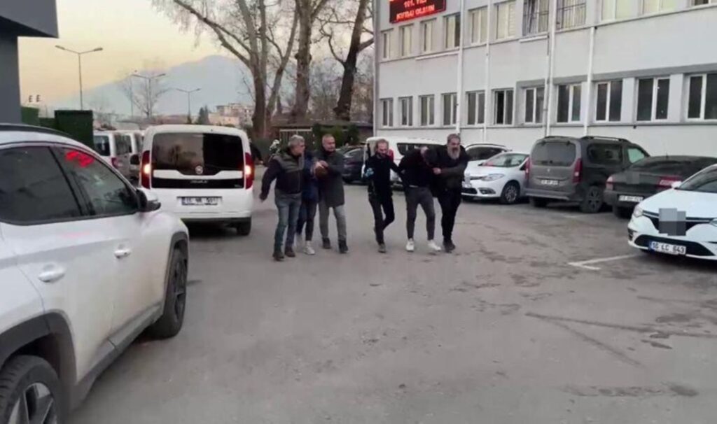 eski nisanlisi ve kardesine ates acmisti pompali tufekle yakalandi fHugkF48