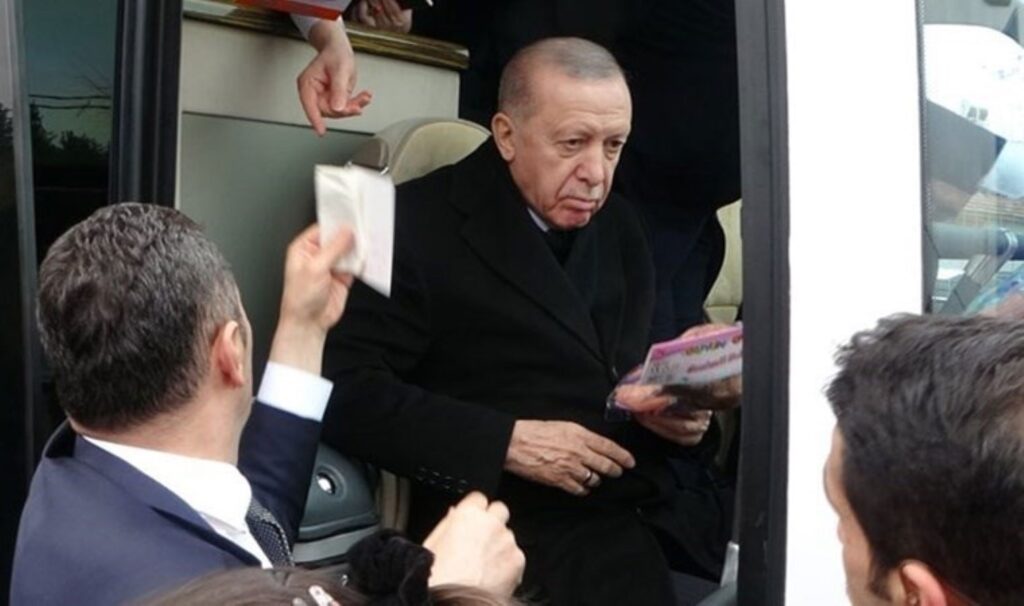 evim yok deyince erdoganin korumalari uzaklastirmisti valilik aciklama yapti UgP7jYZ4