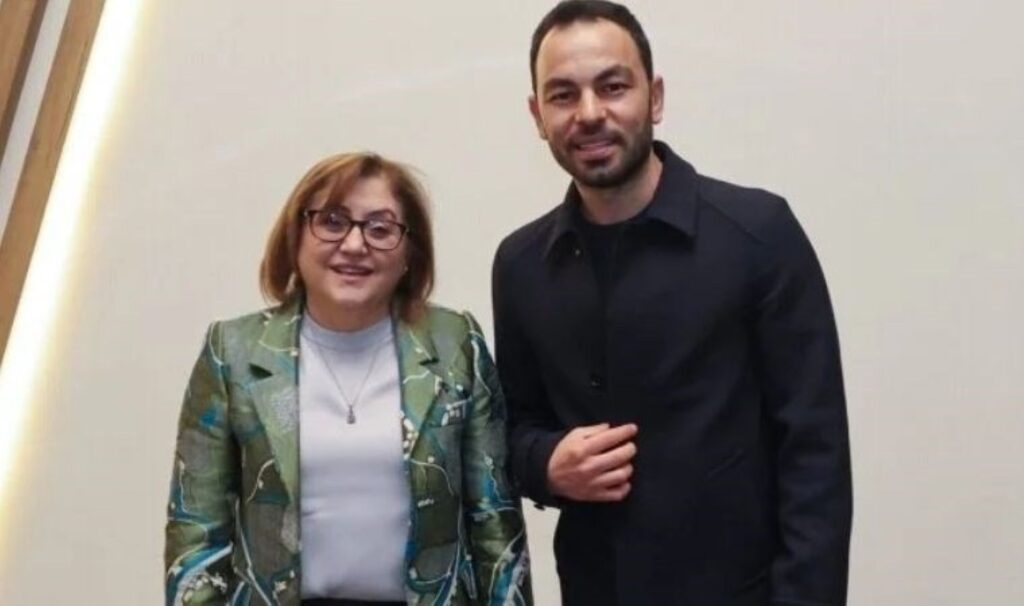 fatma sahinden selcuk inan paylasimi Ihb9cJjN