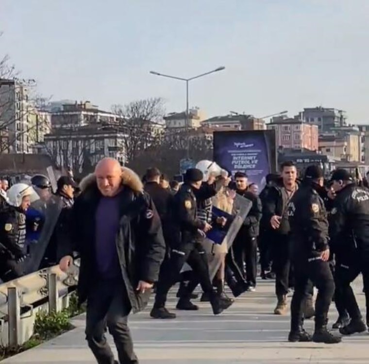fenerbahce goztepe maci oncesi gerginlik taraftarlar birbirine girdi 2