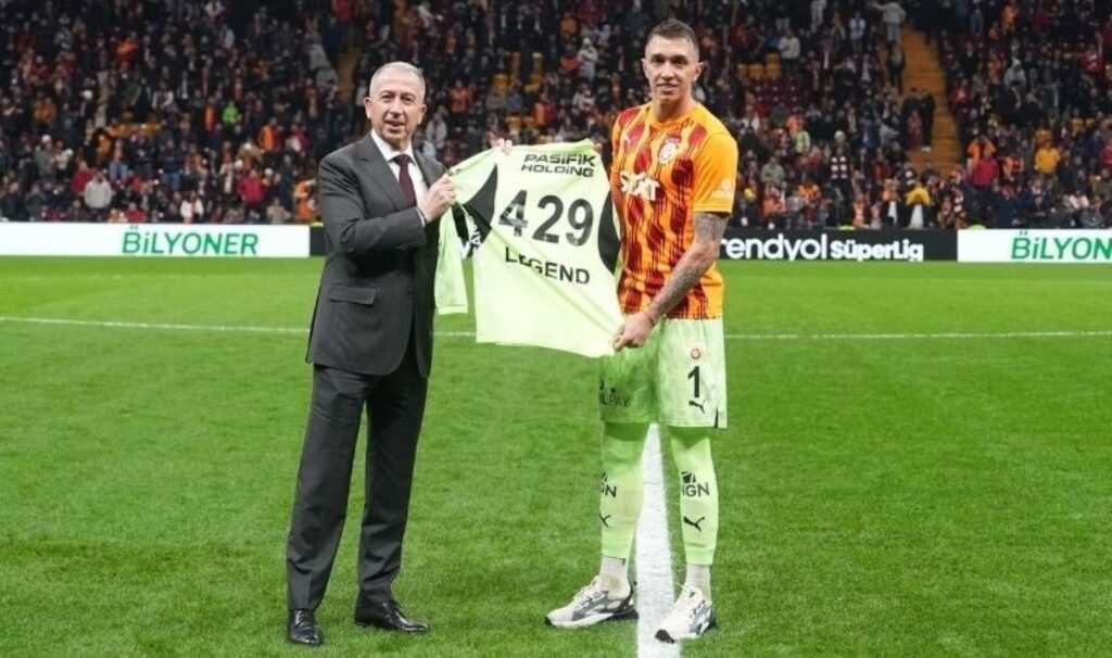Fernando Muslera, Galatasaray tarihine geçti 7 fernando muslera galatasaray tarihine gecti 7EBph3Ys
