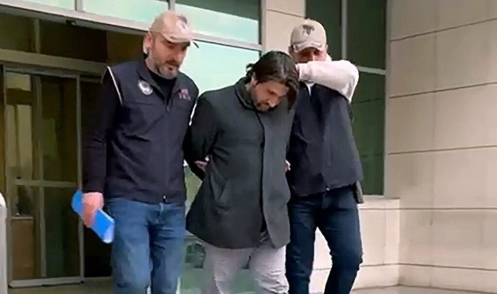 fetonun kerkuk sorumlusuydu veysel arslan adanadaki evinde yakalandi BBg7ZGGh