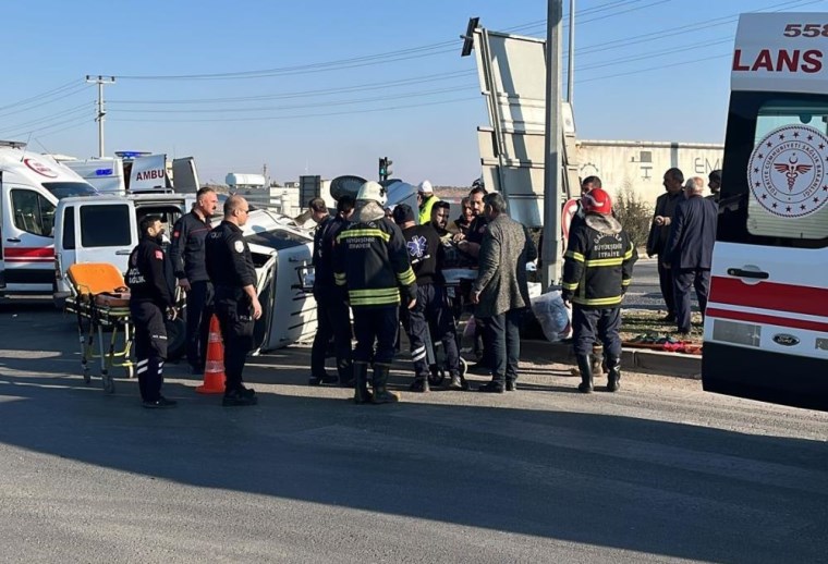 gaziantepte 2 arac kavsakta carpisti yaralilar var 0 Bbi9tDJK