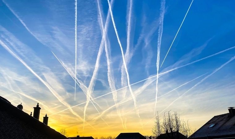 gokyuzundeki izlerin ardindaki sir chemtrails teorisi 0 yzMdhw9E