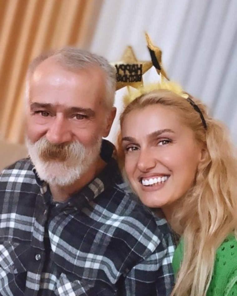 hastaneye kaldirilan tugba ozay kuresel gucler tarafindan zehirleniyoruz 1 vzuZNNF6