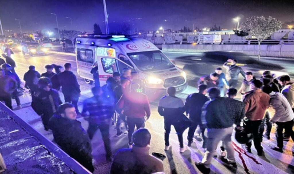 hatayda motosiklet 3 yayaya carpti kadin hayatini kaybetti KIJisENW