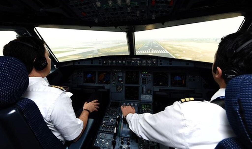 İstanbul hava sahasında hareketli saatler: Pilotlar bile ne olduğunu anlamadı! 3 istanbul hava sahasinda hareketli saatler pilotlar bile ne oldugunu anlamadi LCUGU9Xb