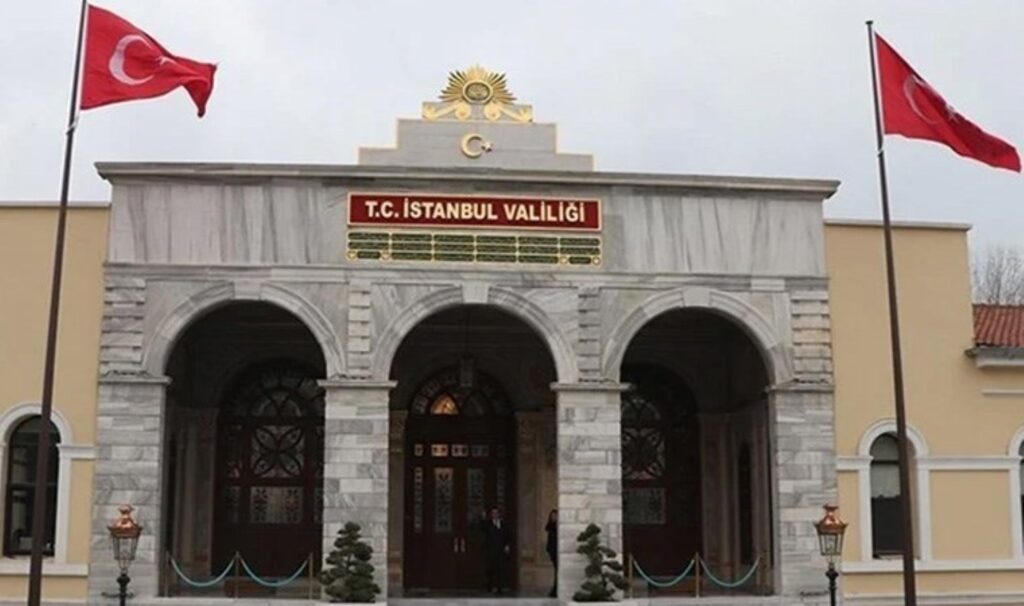 istanbul valiliginden kamu calisanlari icin cuma namazi yazisi FQOcjBuc
