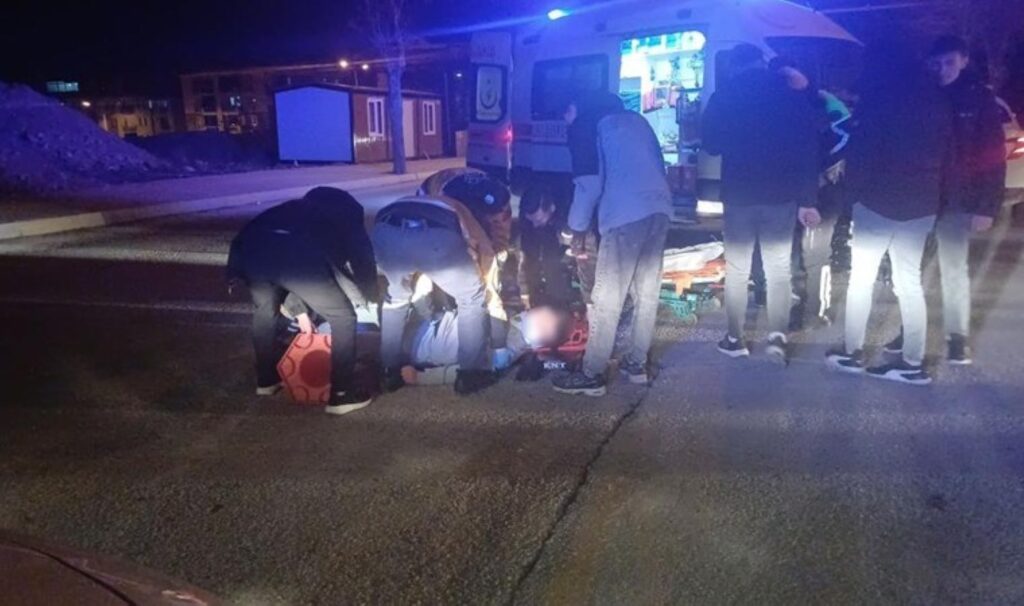 kacmaya calisan 17 yasindaki ehliyetsiz ve alkollu surucu polis aracina carpti LtZpppYB