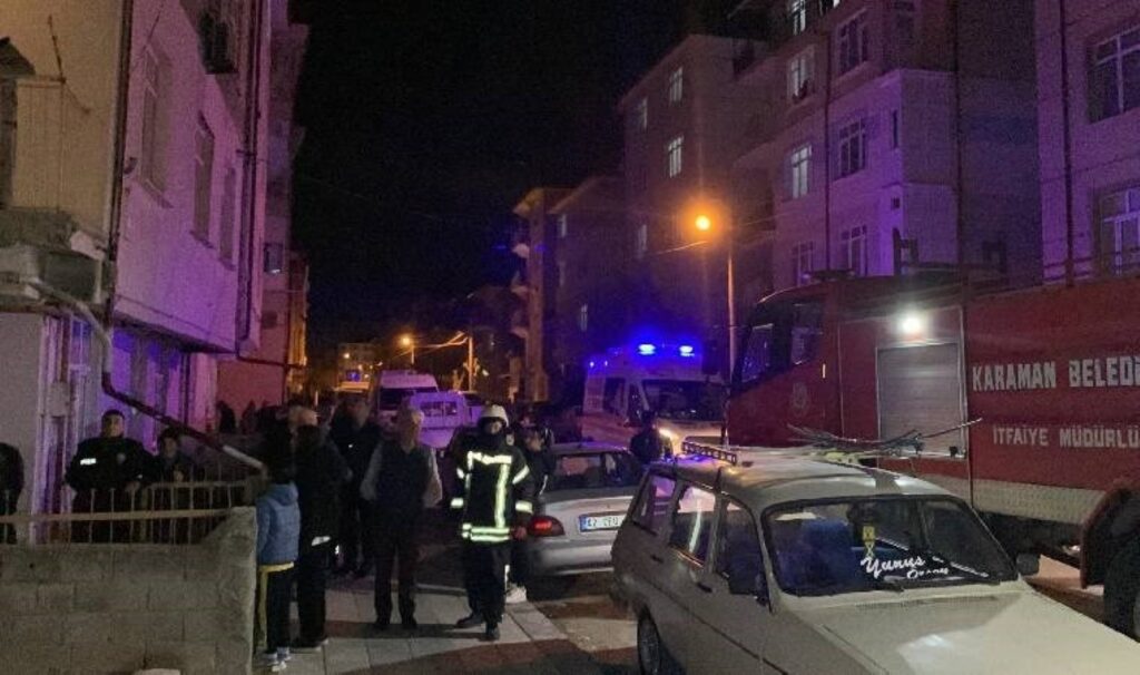 karamanda yangin panigi balkona cikip yardim istediler nsSL4X1O
