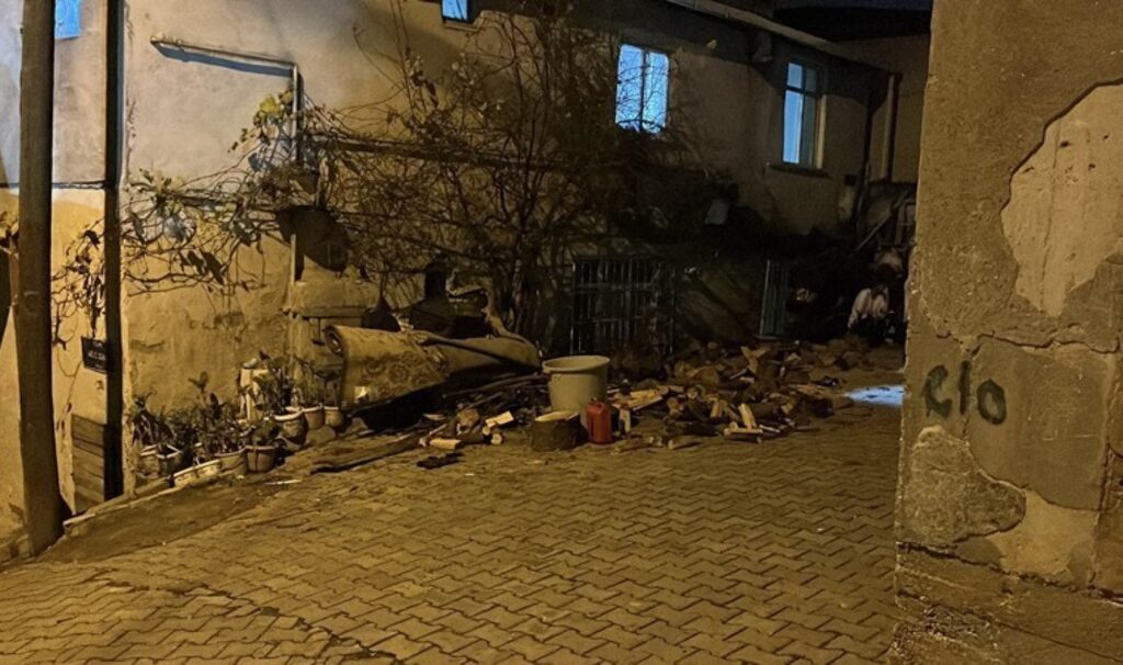 komsularin odun kesme kavgasi 6 yarali YkdTmwr7