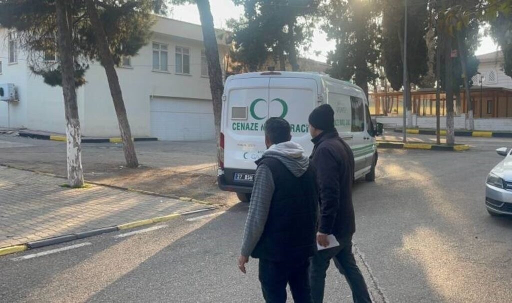 konrkunc olay kiz kardeslerini tabancayla vurdu 1 olu 1 yarali tTQTimTy