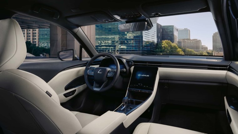 lexus lbx ikinci kez yilin kucuk suvu secildi 1 qBuuGB1a