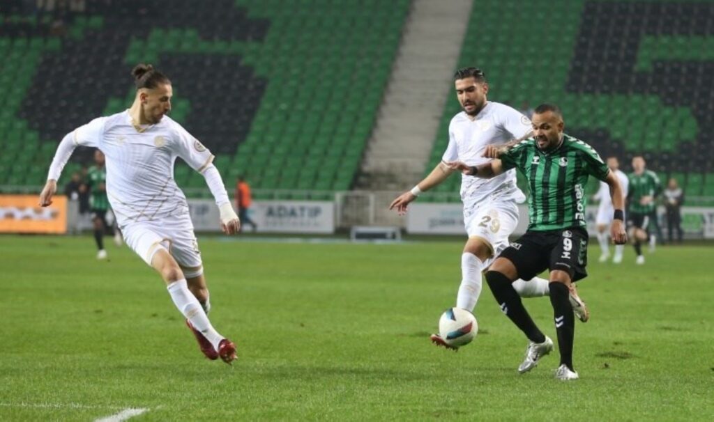 manisa fk sakaryaspor deplasmaninda 3 puani 2 golle aldi h3RpMmtH