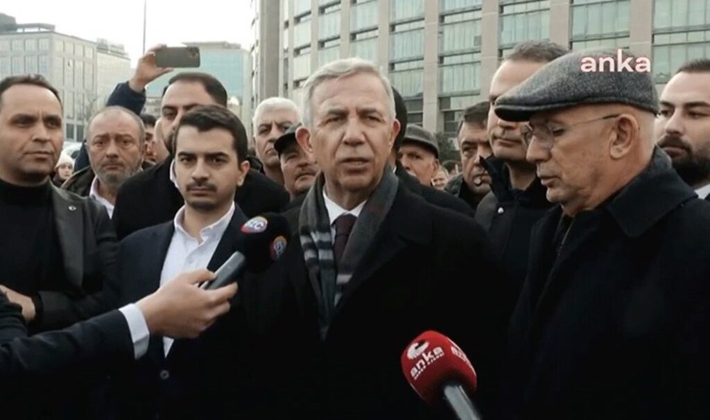 mansur yavas ekrem imamogluna destek icin istanbul adliyesinde G6jwCfwg