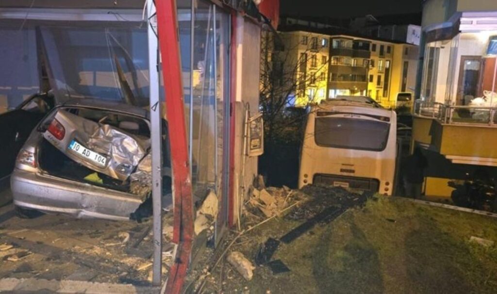 midibus araclara carpip apartman bosluguna dustu ZXH8bsqA