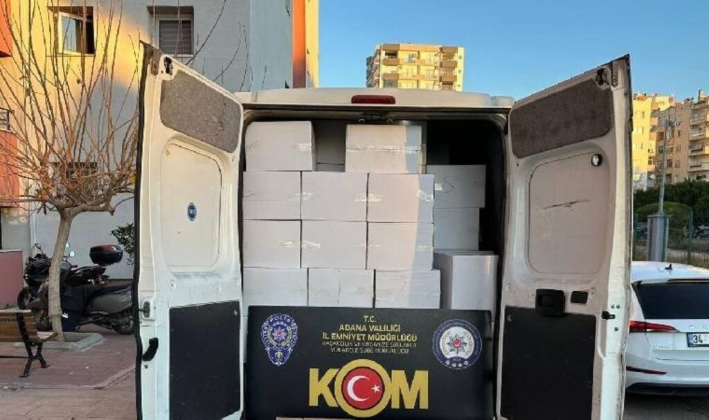 panelvana saklamislar 2 milyon 500 bin makaron ele gecirildi kVTq9wfX