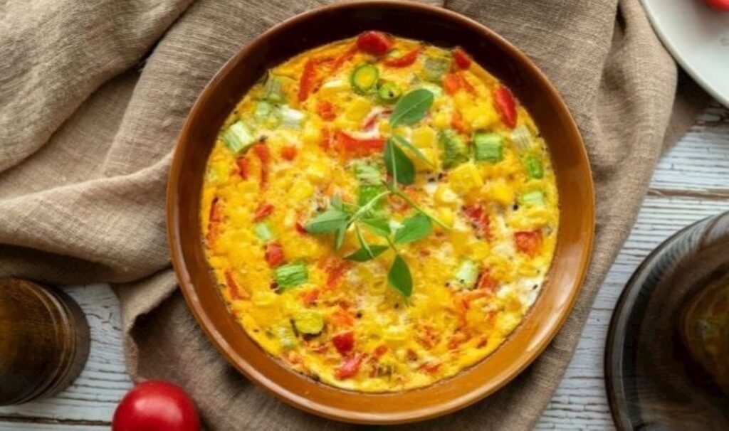 Pratik ve lezzetli bir kahvaltılık: Sebzeli omlet tarifi 2 pratik ve lezzetli bir kahvaltilik sebzeli omlet tarifi NQbIg5wg