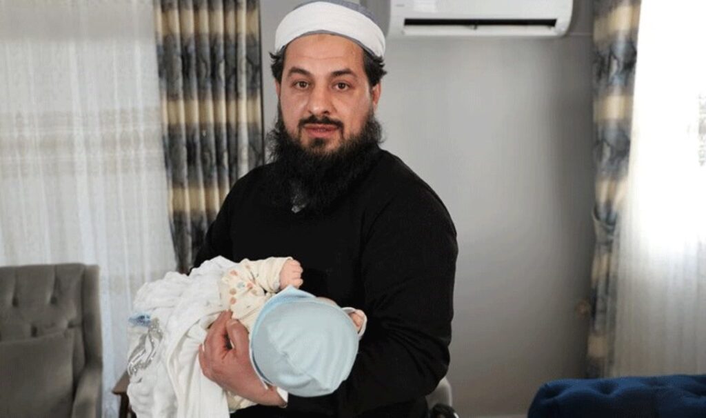 Sağlık Bakanlığı şikayetçi oldu... Aile topuk kanı aldırmadı, aşı yaptırmadı: 2,5 aylık bebeğe kayyum atandı 3 saglik bakanligi sikayetci oldu aile topuk kani aldirmadi asi yaptirmadi 25 aylik bebege kayyum k8iAyhge