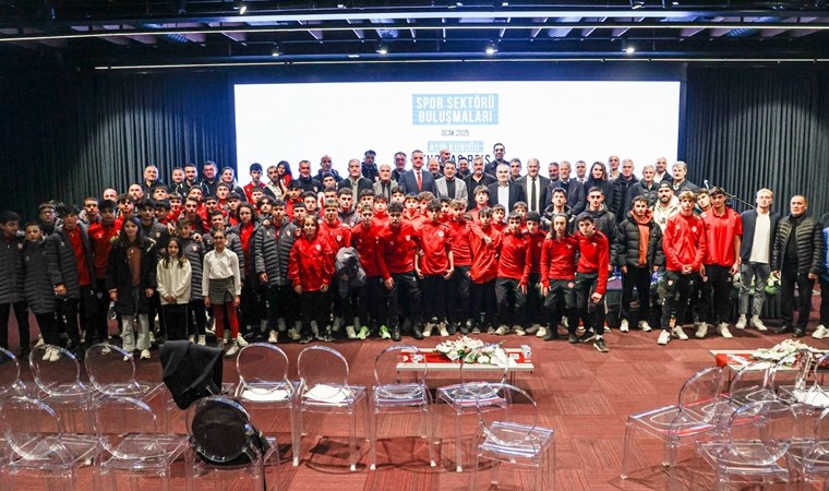 samsunspor teknik direktoru thomas reis deneyimlerini genclerle paylasti 0 hdIp4nK5