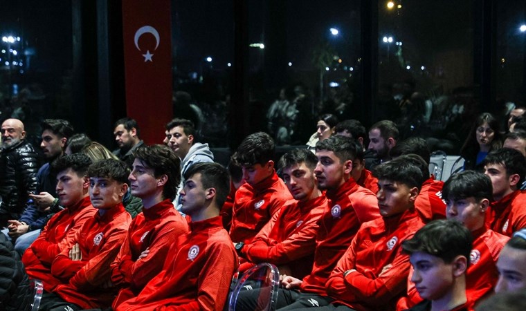 samsunspor teknik direktoru thomas reis deneyimlerini genclerle paylasti 3 YCaJEUzf