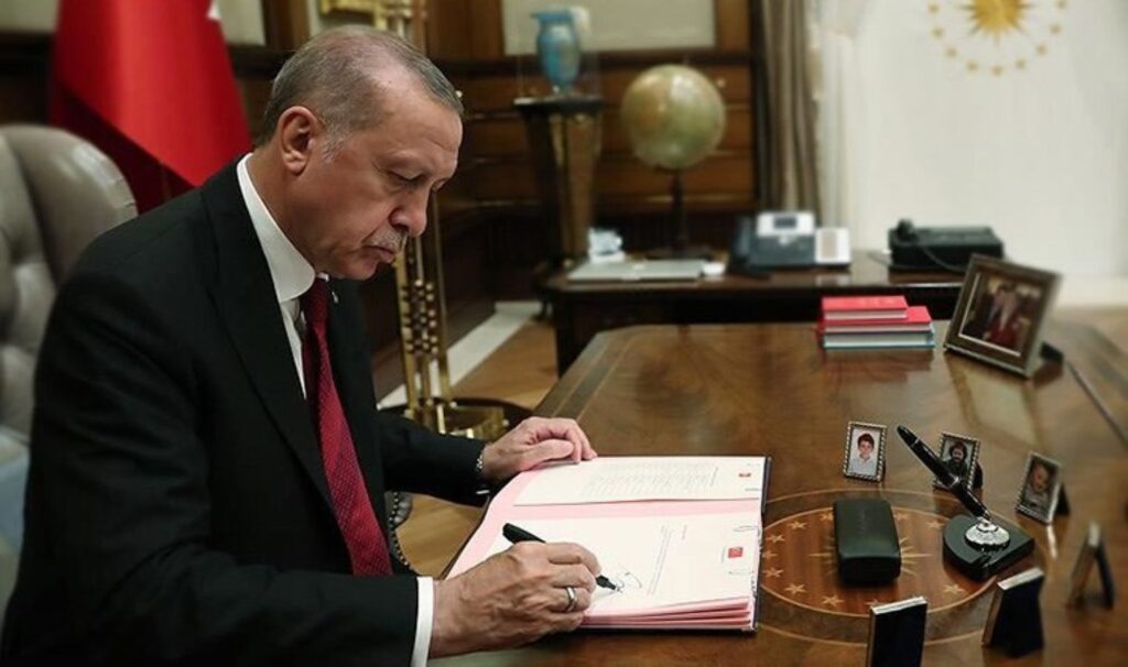 Son Dakika... Resmi Gazete yayımlandı: Erdoğan'dan atama ve görevden alma kararları 3 son dakika resmi gazete yayimlandi erdogandan atama ve gorevden alma kararlari dk4ptqgL