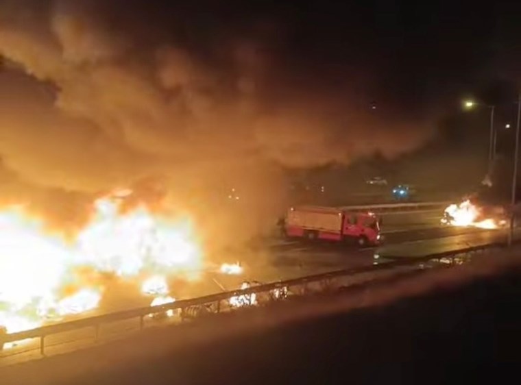 tag otoyolunda feci kaza tir ve otomobil yandi 1 olu 19 yarali 1 t3Ku48t2