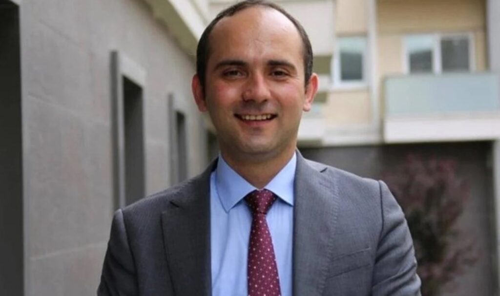 Tayfun Kahraman cezaevinden mektup yazdı: 'Özgürlükten mahrum geçen her gün...' 7 tayfun kahraman cezaevinden mektup yazdi ozgurlukten mahrum gecen her gun tlZRnRIZ