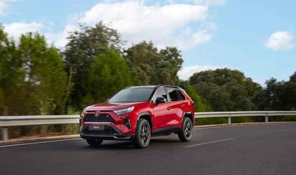 toyota rav4 gr sportu satisa sundu iste tum ayrintilar UhiR6Yx1