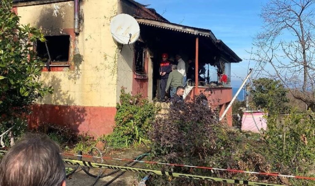 Trabzon'da acı olay... Emekli öğretmen feci şekilde can verdi! 3 trabzonda aci olay emekli ogretmen feci sekilde can verdi wjzAa6Dd