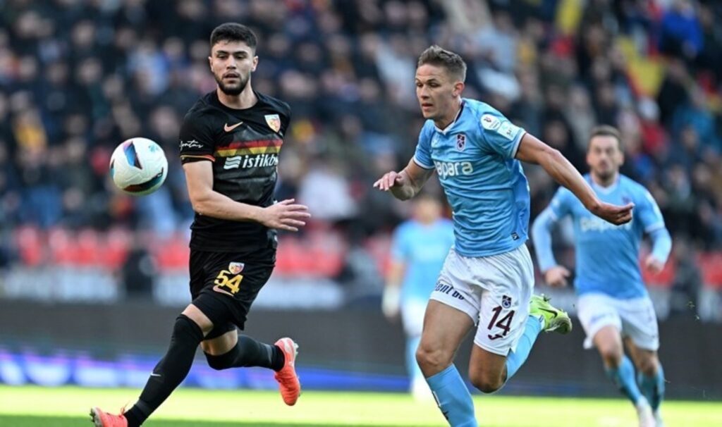 Trabzonspor 10 kişi kaldı... Kayseri'de kazanan çıkmadı! Kayserispor 0-0 Trabzonspor 2 trabzonspor 10 kisi kaldi kayseride kazanan cikmadi kayserispor 0 0 trabzonspor 88lv81jH