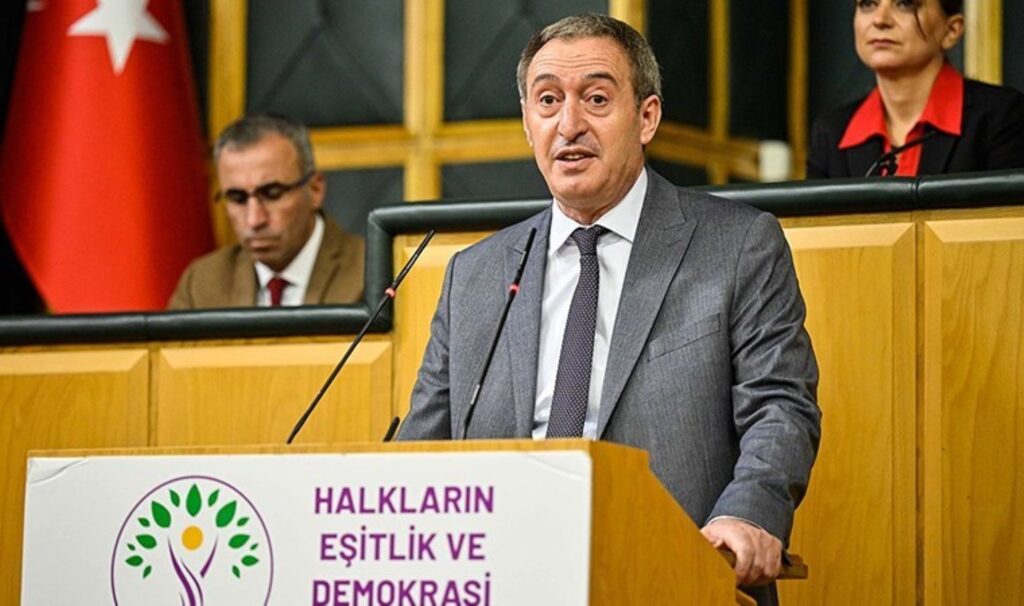 Tuncer Bakırhan'dan 'süreç' açıklaması: 'Öcalan önümüzdeki günlerde tarihi çağrıyı yapmaya hazırlanıyor' 6 tuncer bakirhandan surec aciklamasi ocalan onumuzdeki gunlerde tarihi cagriyi yapmaya hazirlaniyor 4HBwW7Qu
