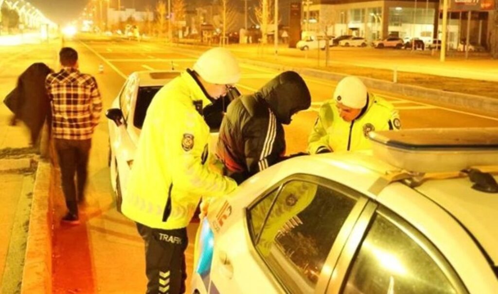 ucuncu kez alkollu yakalandi ehliyetine 5 yil el konuldu HNagWceW