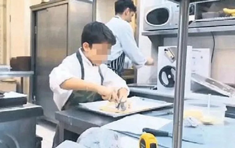 unlu italyan sefin ogluna kadikoy bit pazarinda bicakli saldiri 14 yasindaki cocuk yasam savasi FMwKdee1