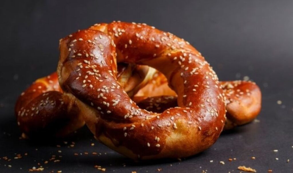 Alman simidi Pretzel tarifi 3 alman simidi pretzel tarifi DuHU2nOm