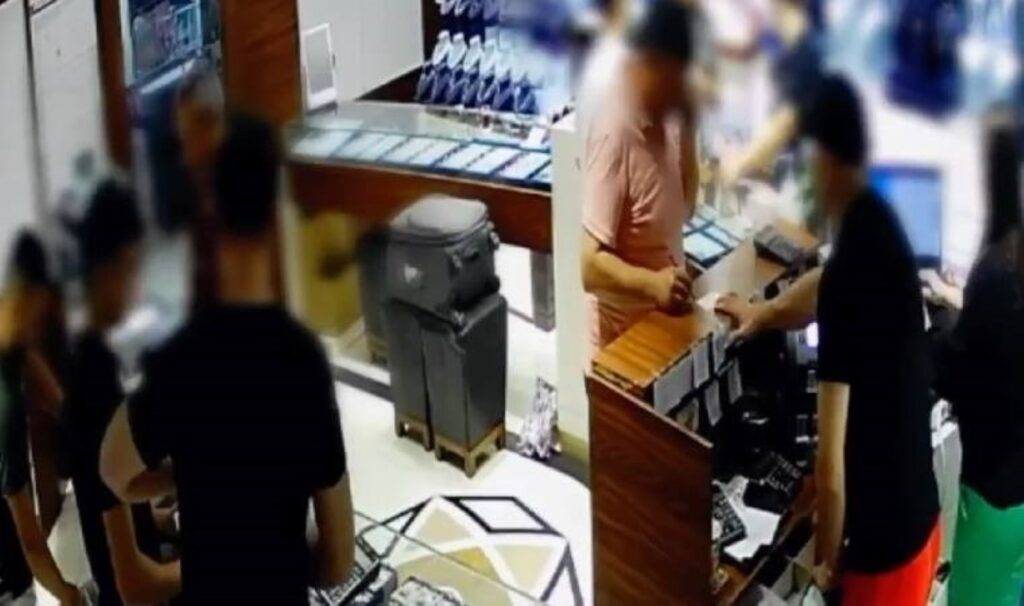 Antalya'da organize suç örgütüne 'Hücre-9' Operasyonu: Çok sayıda gözaltı var! 1 antalyada organize suc orgutune hucre 9 operasyonu cok sayida gozalti var w5NBecgq