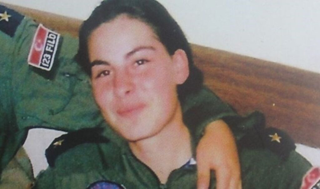 ayfer gok kimdir ilk kadin pilot sehidi ayfer gok nereli ayfer gok nerede sehit M9X3xbTN