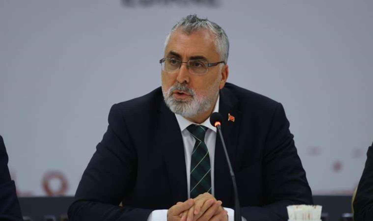 Bakan Işıkhan açıkladı: Çalışma hayatında büyük değişiklikler yolda! Esnek mesai ve hibrit çalışma modelleri geliyor 1 bakan isikhan acikladi calisma hayatinda buyuk degisiklikler yolda esnek mesai ve hibrit calisma modelleri zgf7tfsf