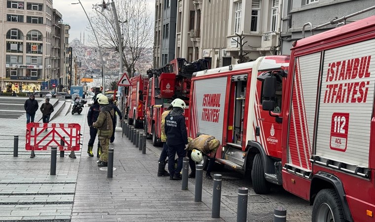 beyoglu vergi dairesinde yangin panigi 0 zbfSOzid