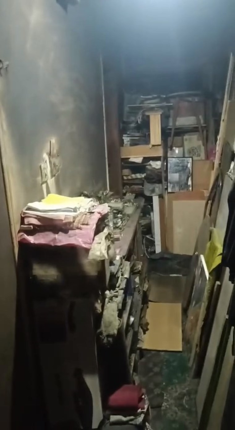 bir cop ev vakasi daha istanbul esenlerde 10 yildir cop toplayan adamin evinden 5
