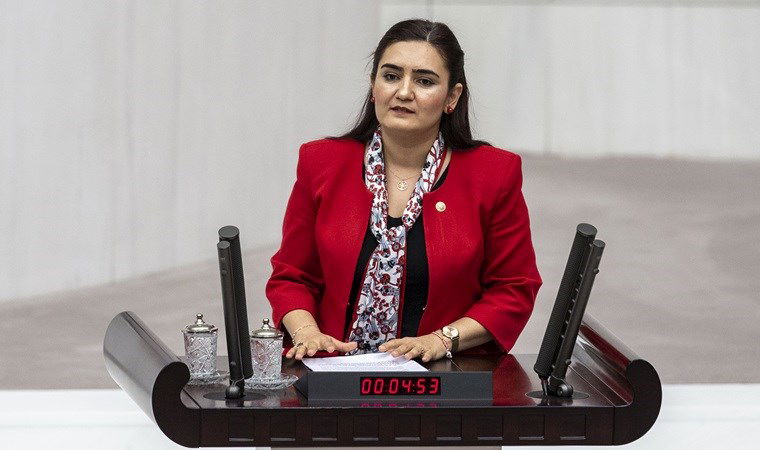 CHP'den kanun teklifi: 'Cumhurbaşkanına Hakaret' suçu kaldırılsın 6 chpden kanun teklifi cumhurbaskanina hakaret sucu kaldirilsin Cl9CEeI7