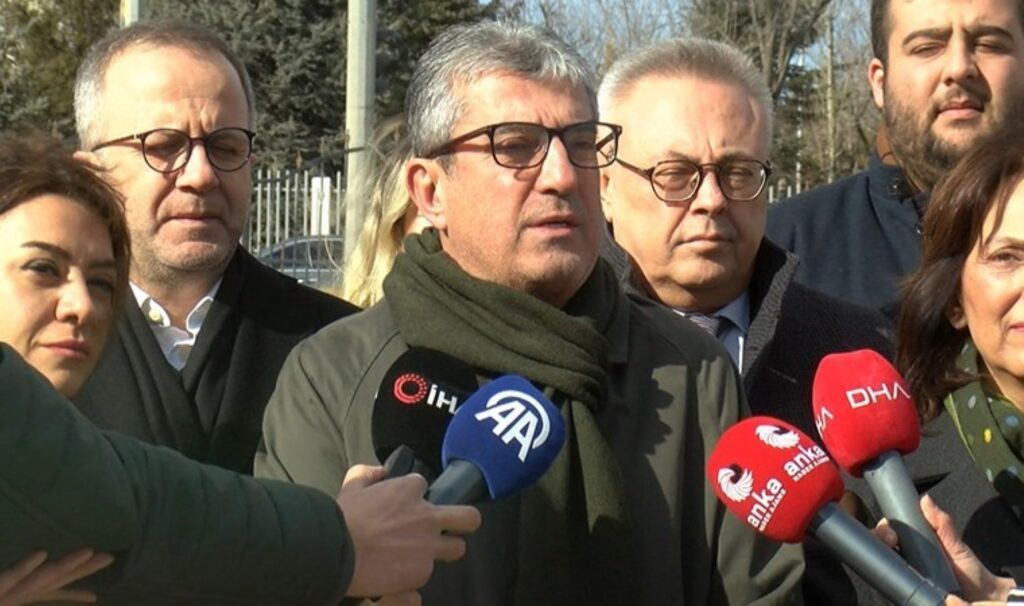 CHP'den 'Köy Kanunu'nun iptali için AYM'ye başvuru: Bu 'malik' dediğimiz insan kimdir? 2 chpden koy kanununun iptali icin aymye basvuru bu malik dedigimiz insan kimdir wOQATMhs