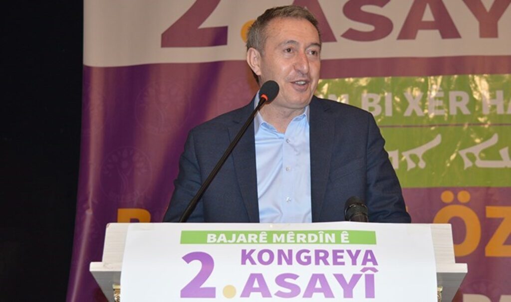 DEM Parti'den yeni 'Öcalan' açıklaması: '12 metrekarede müzakere olmaz' 3 dem partiden yeni ocalan aciklamasi 12 metrekarede muzakere olmaz UxhfPzvN